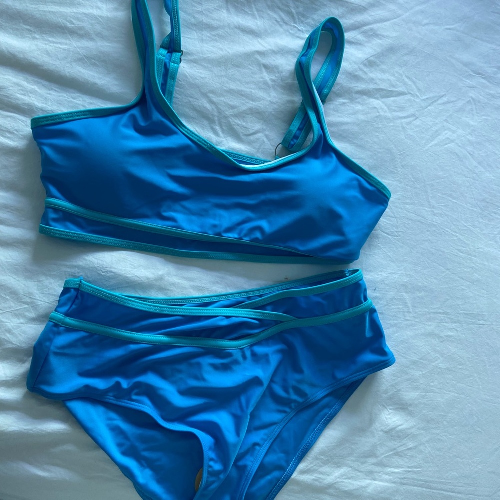 Vibrant Blue Bikini Swim Set with Sporty Top